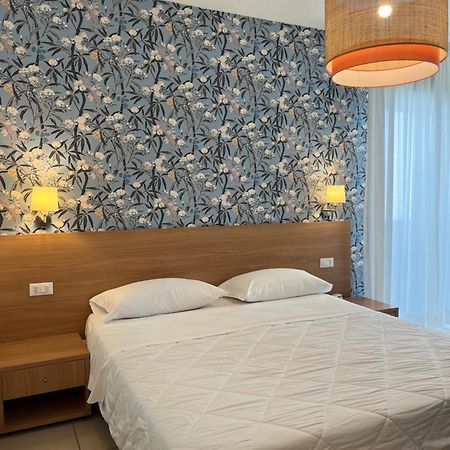 Hotel Majorca Sul Mare In Centro A Riccione Bagian luar foto