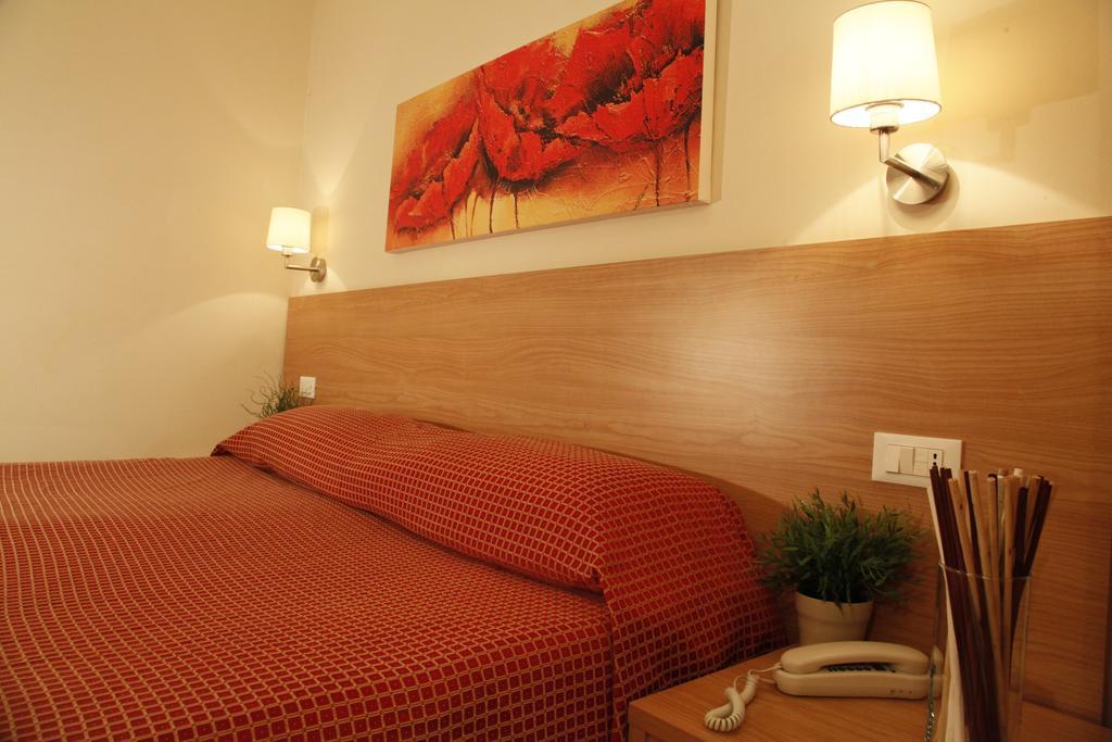Hotel Majorca Sul Mare In Centro A Riccione Ruang foto