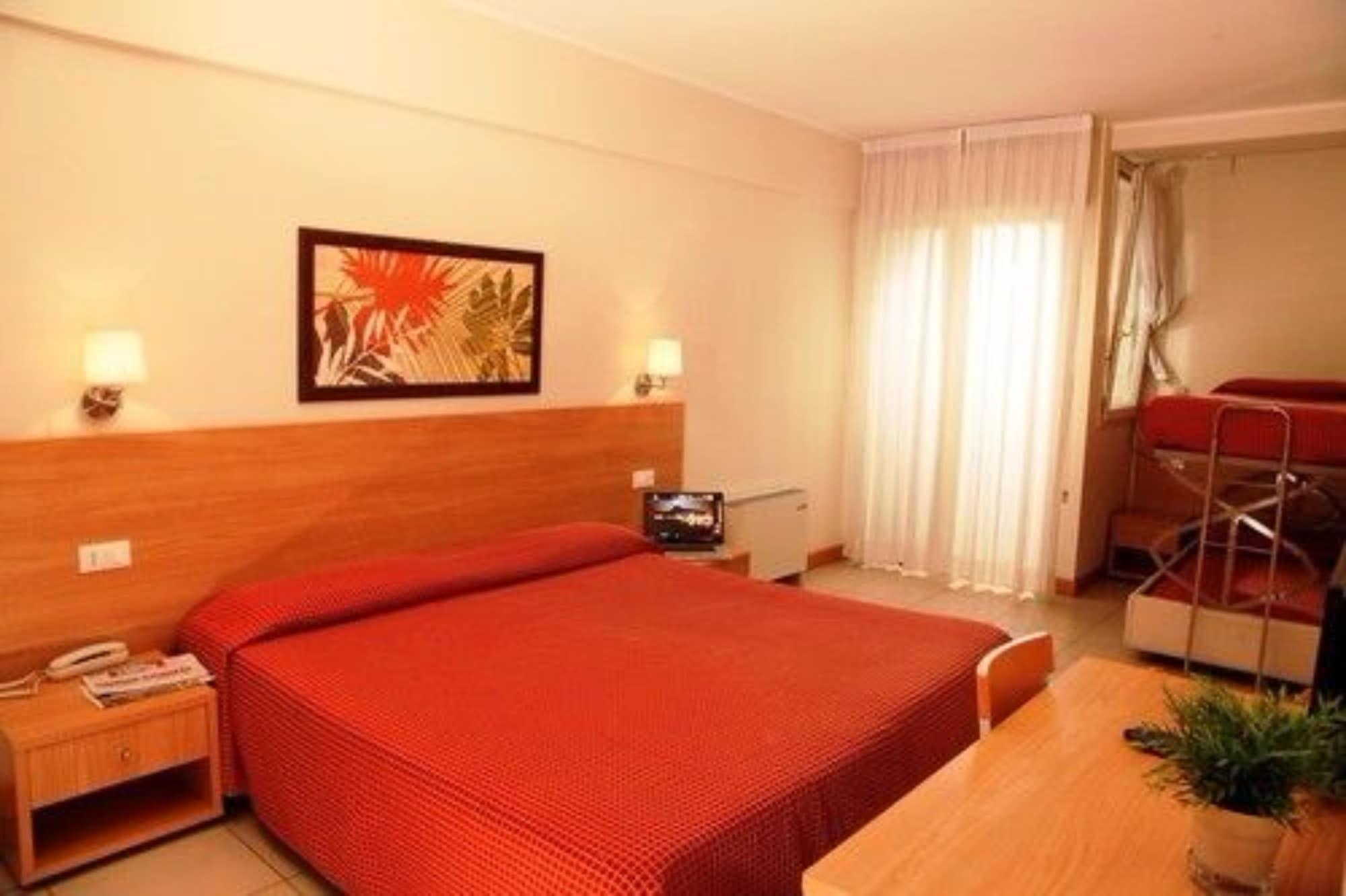 Hotel Majorca Sul Mare In Centro A Riccione Bagian luar foto