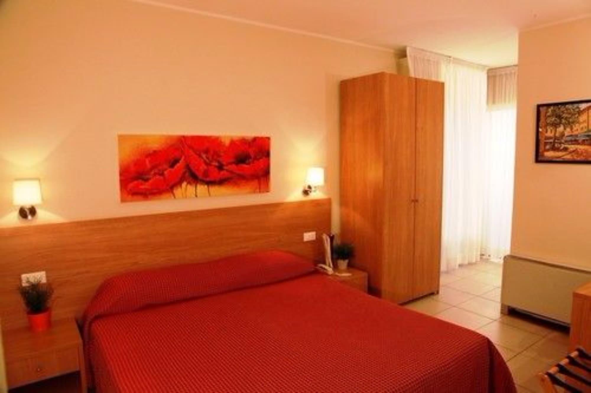 Hotel Majorca Sul Mare In Centro A Riccione Bagian luar foto