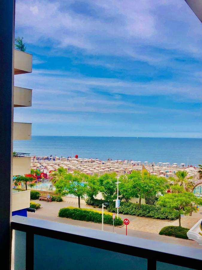 Hotel Majorca Sul Mare In Centro A Riccione Bagian luar foto