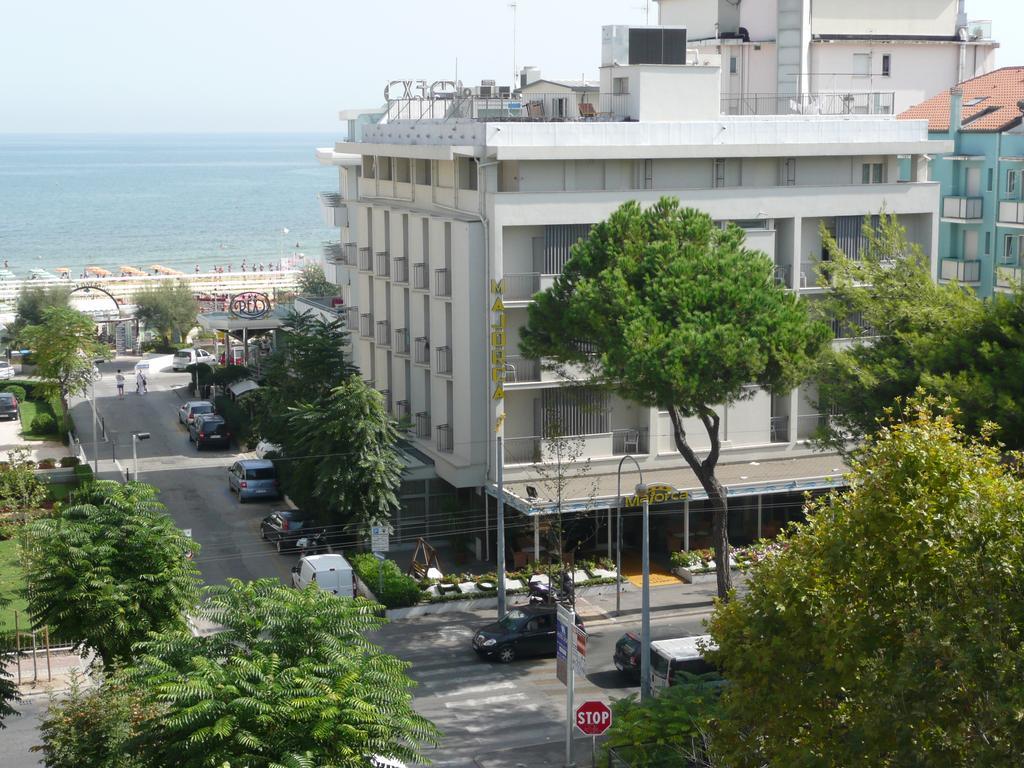 Hotel Majorca Sul Mare In Centro A Riccione Bagian luar foto