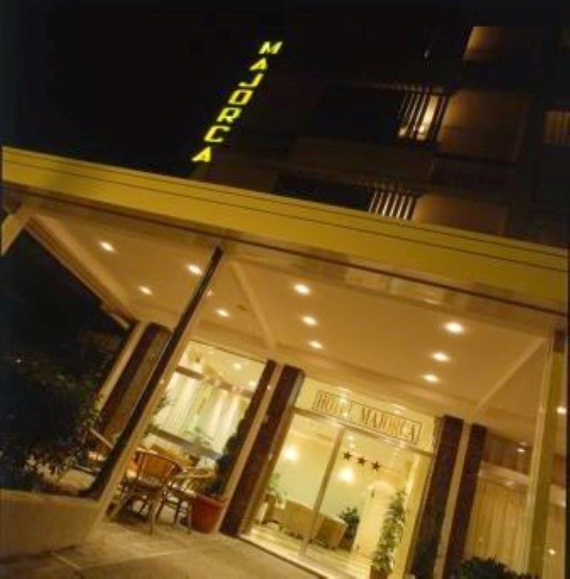 Hotel Majorca Sul Mare In Centro A Riccione Bagian luar foto