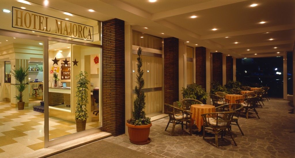 Hotel Majorca Sul Mare In Centro A Riccione Bagian luar foto