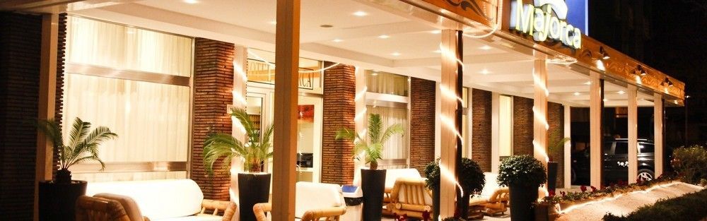 Hotel Majorca Sul Mare In Centro A Riccione Bagian luar foto